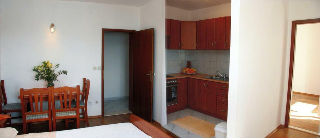Kuzman 1 Apartment
